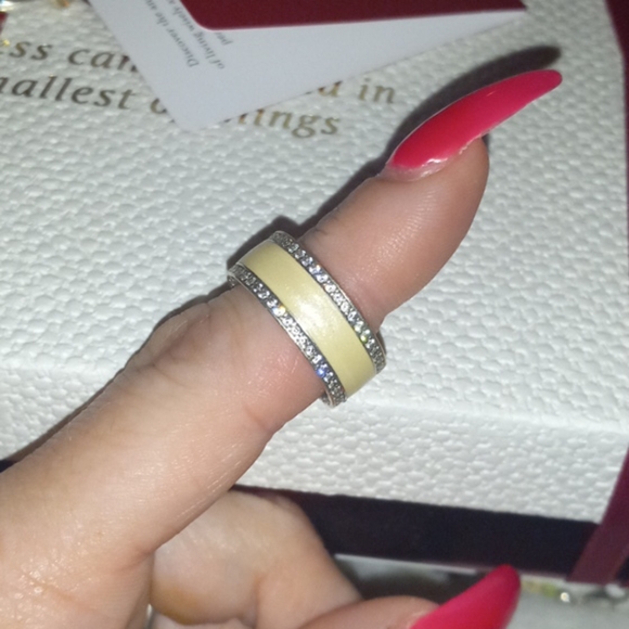 Pandora Ring - Picture 2 of 4